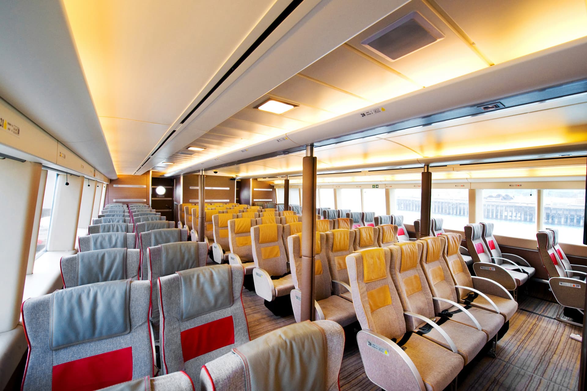 TurboJET Ferry from Macau to Hong Kong Island Ticket - تصویر 2
