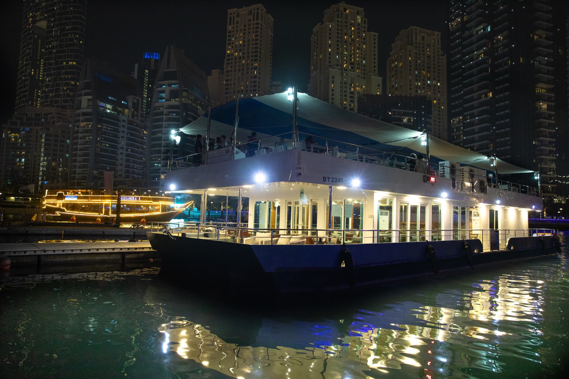 Alexandra Sea Lounge Dinner Cruise in Dubai Marina - تصویر 5