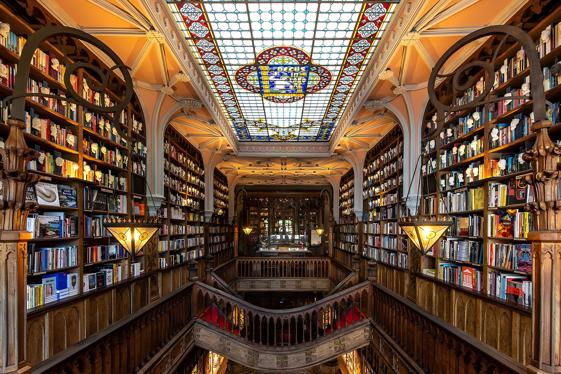 Livraria Lello Porto & Fundação Livraria Lello Ticket - تصویر 11