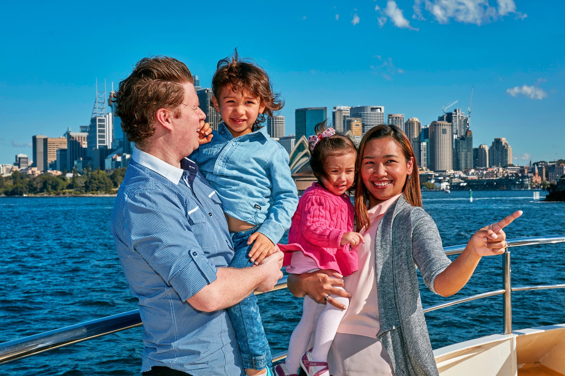 Sydney Harbour Sunset Dinner Cruise aboard Captain Cook Cruises - تصویر 8