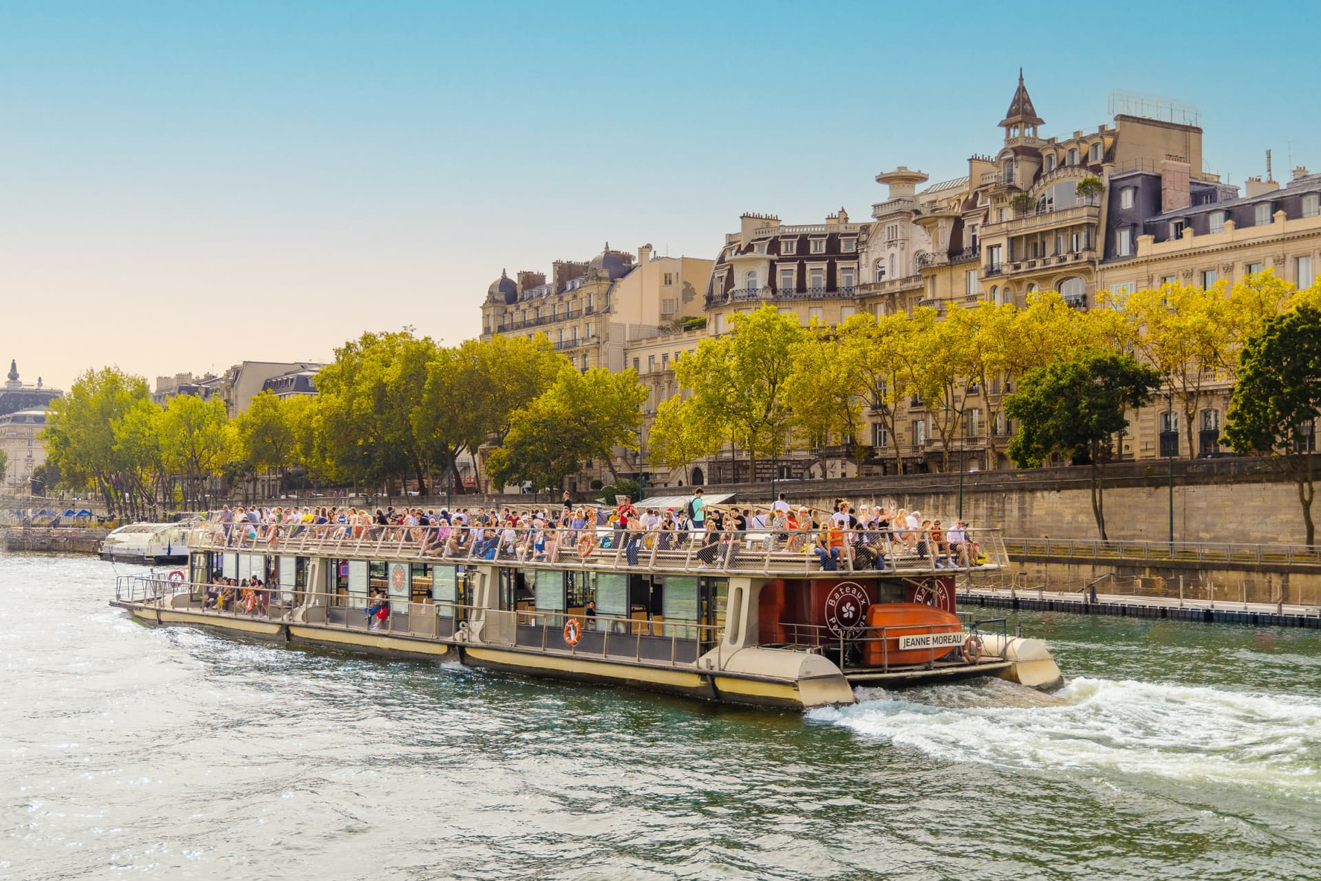 Seine River Cruise by Bateaux Parisiens – Departing from the Eiffel Tower - تصویر 13