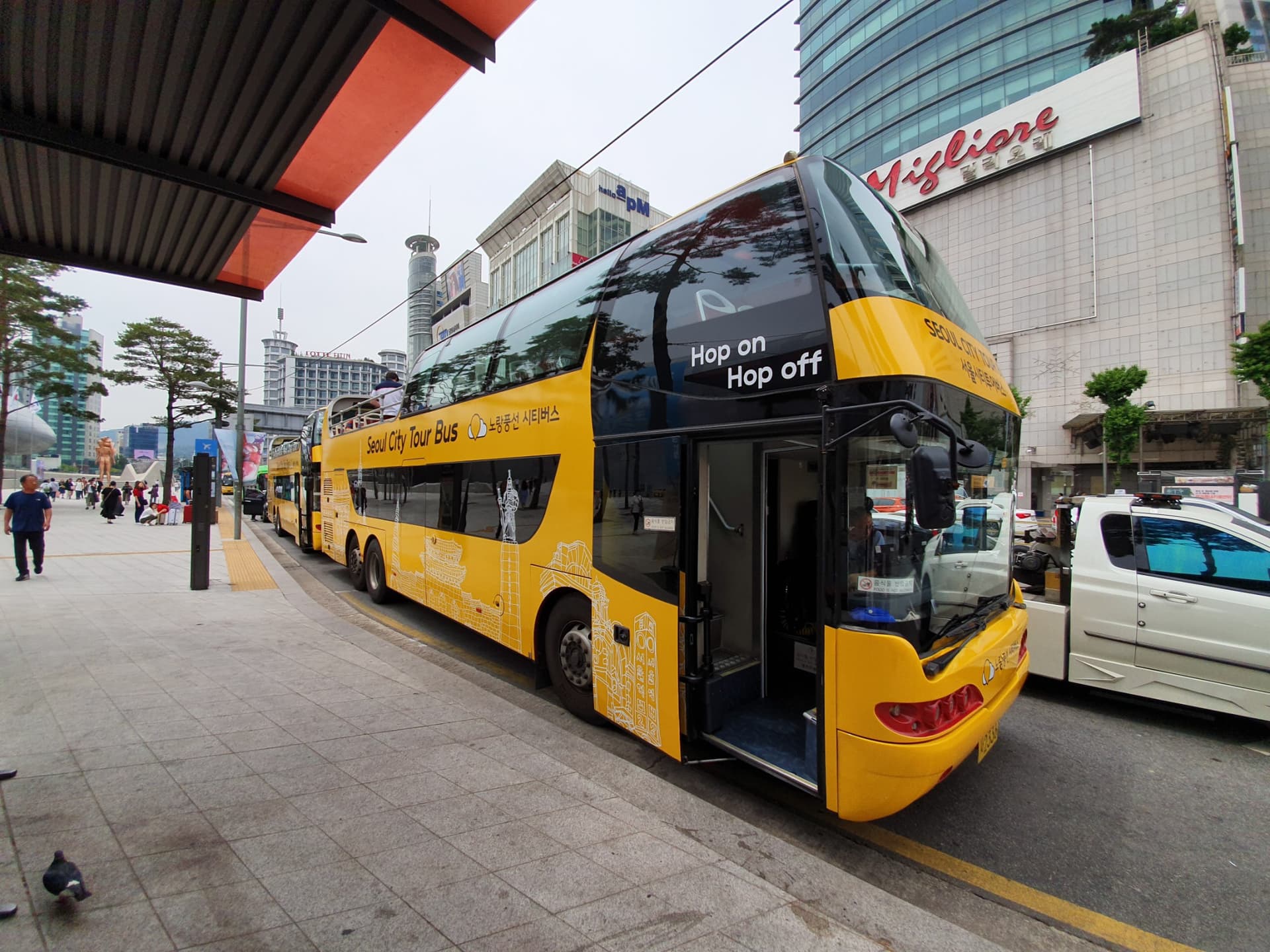 Dongdaemun Hop-on Hop-off Bus Tour by Yellow Balloon City Bus - تصویر 3
