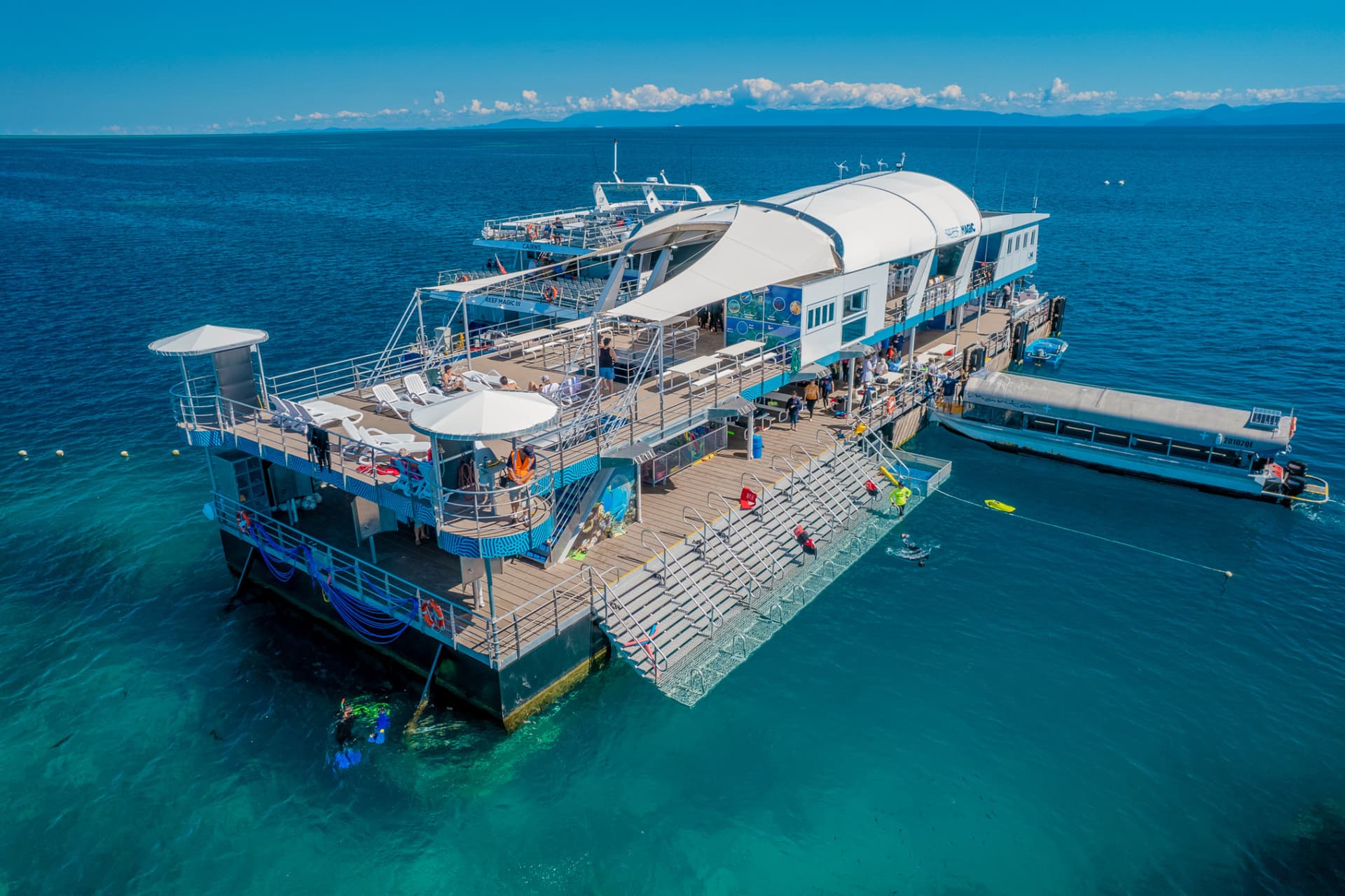 Reef Magic Pontoon Tour from Cairns - تصویر 10