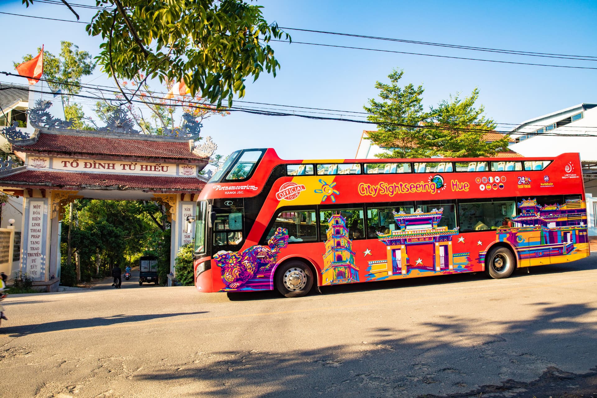 City Sightseeing Hue Hop-on Hop-off Bus Tour - تصویر 4