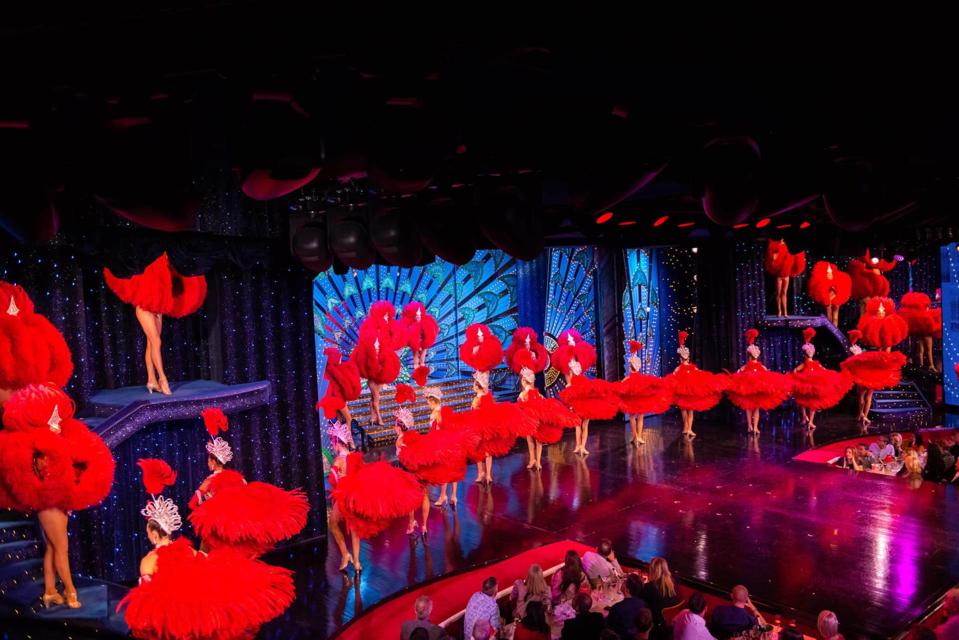 Moulin Rouge Cabaret Show and Paris Bus Tour - تصویر 2